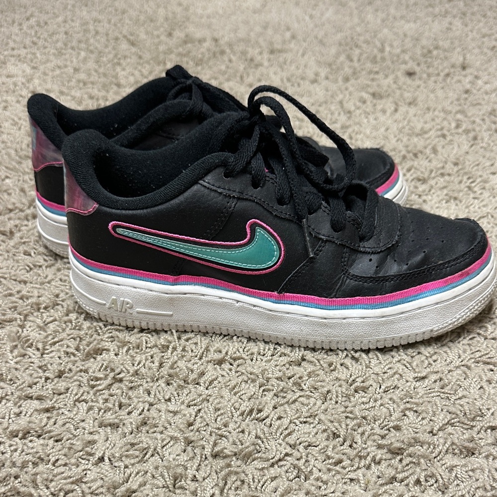 Nike Air Force 1 Low LV8 GS “Miami Vice” Kids Black and Pink Sneakers